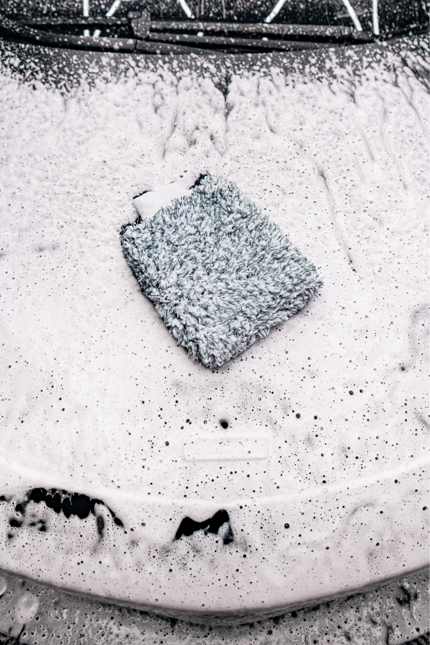 BLACKLINE® MICROFIBER WASH MITT by Blackline Car Care