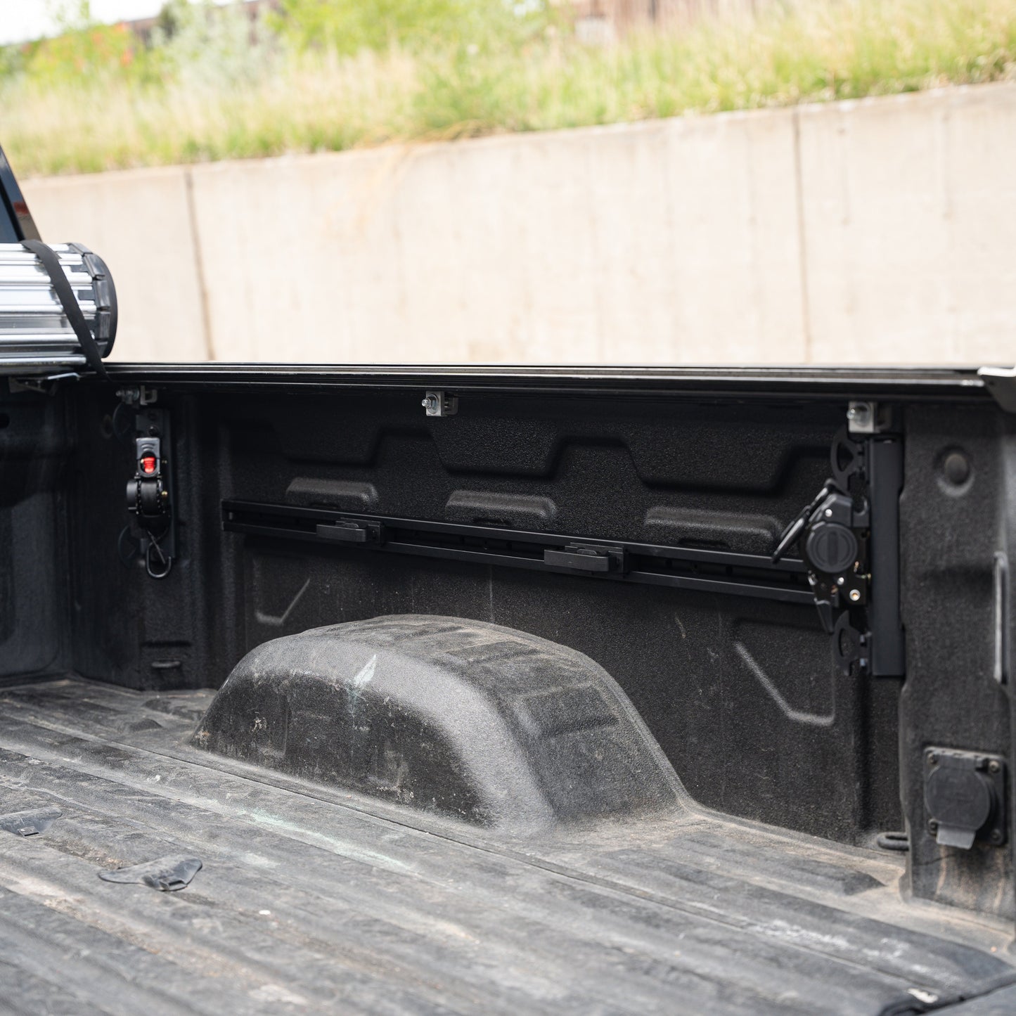 Integral Rails - Bedside Rail System - Chevrolet Silverado & GMC Sierra 2500/3500 (2020+ 6'9" Bed Only) by Integral Truck