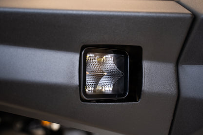 BE3EW40W UNIVERSAL 3 INCH CUBE LED LIGHT WITH FLOOD PATTERN AND POST MOUNT by DV8 Offroad