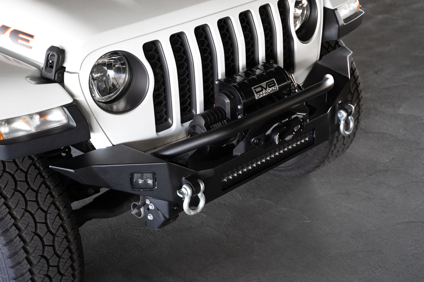 Jeep Wrangler JL & Gladiator JT FS-7 Mid-Width Winch Front Bumper by DV8 Offroad
