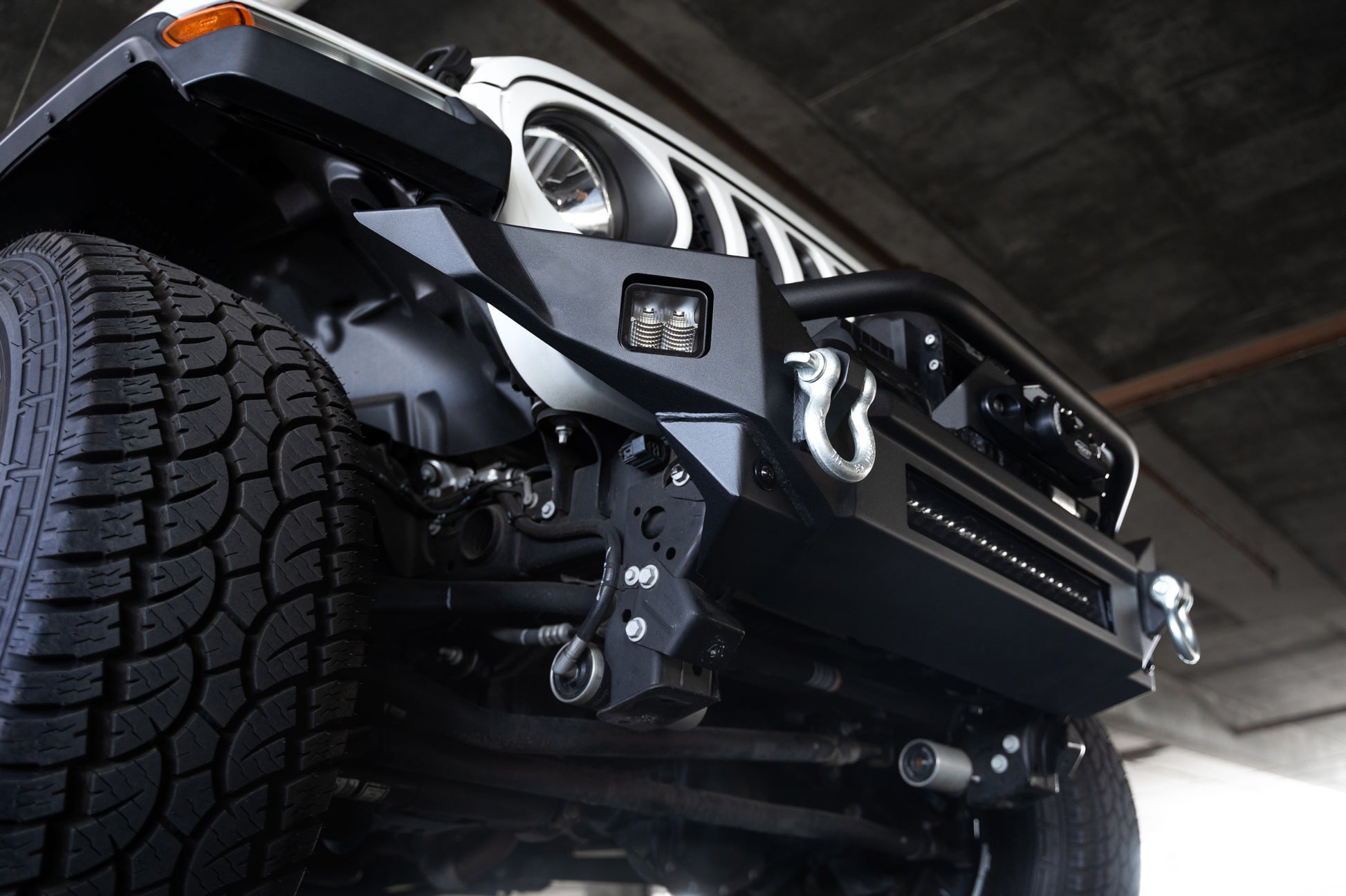 Jeep Wrangler JL & Gladiator JT FS-7 Mid-Width Winch Front Bumper by DV8 Offroad