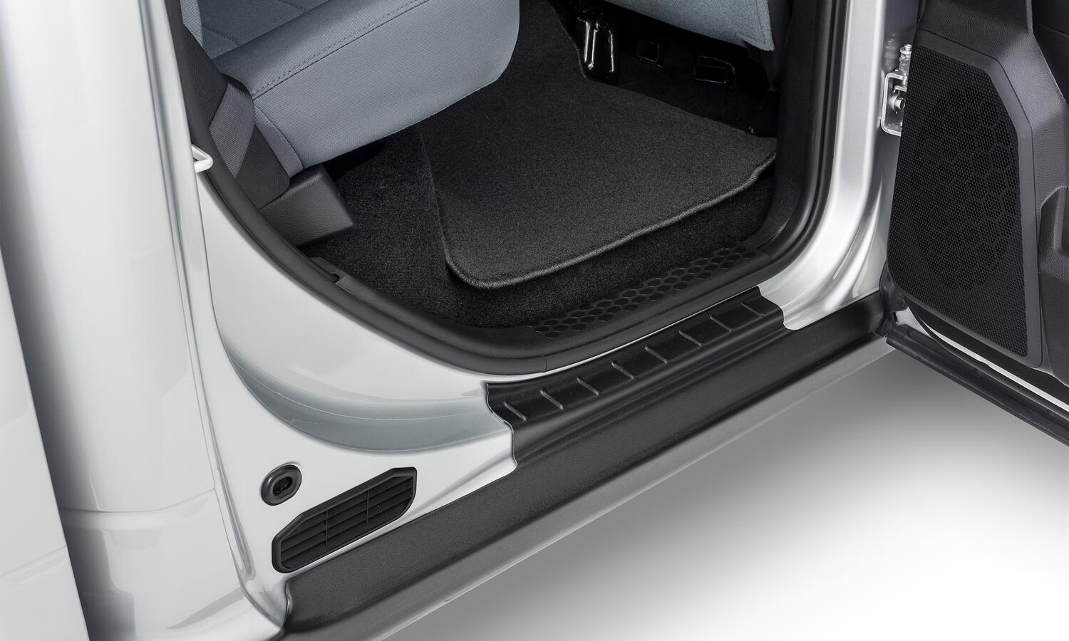 Trail Armor Rocker Panel Black, Incl. Side Panels/Sill Plate Cover by Husky Liners