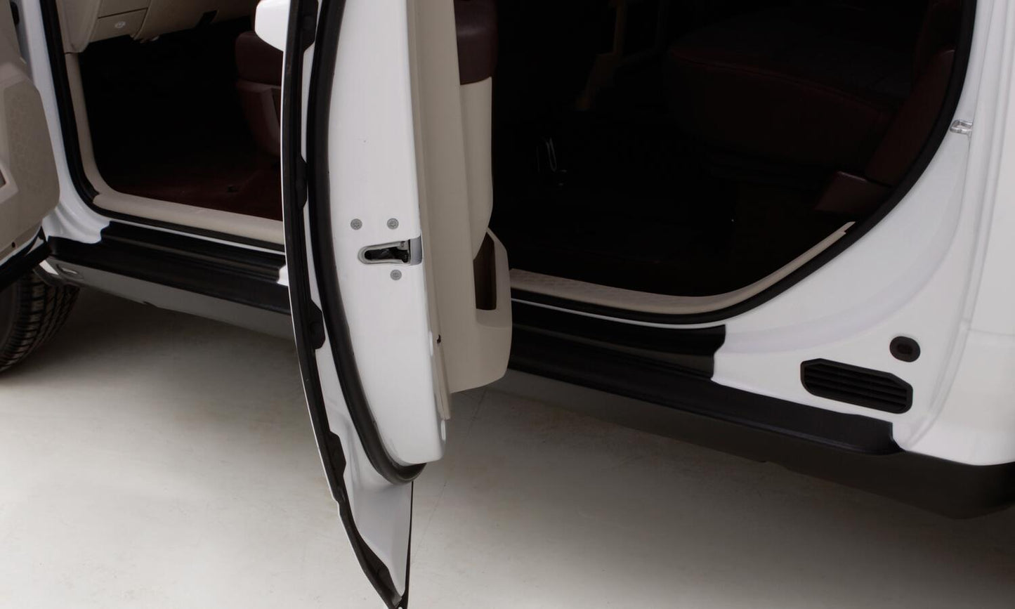 Trail Armor Rocker Panel Black, Incl. Side Panels/Sill Plate Cover by Husky Liners