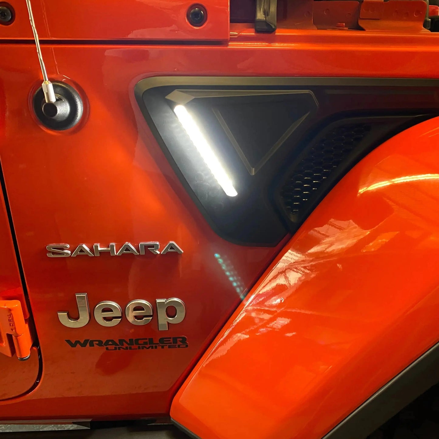 Jeep Wrangler JL & Gladiator JT Sidetrack LED Fender Lights - Entry & Turn Signal | ORACLE by ORACLE Lighting