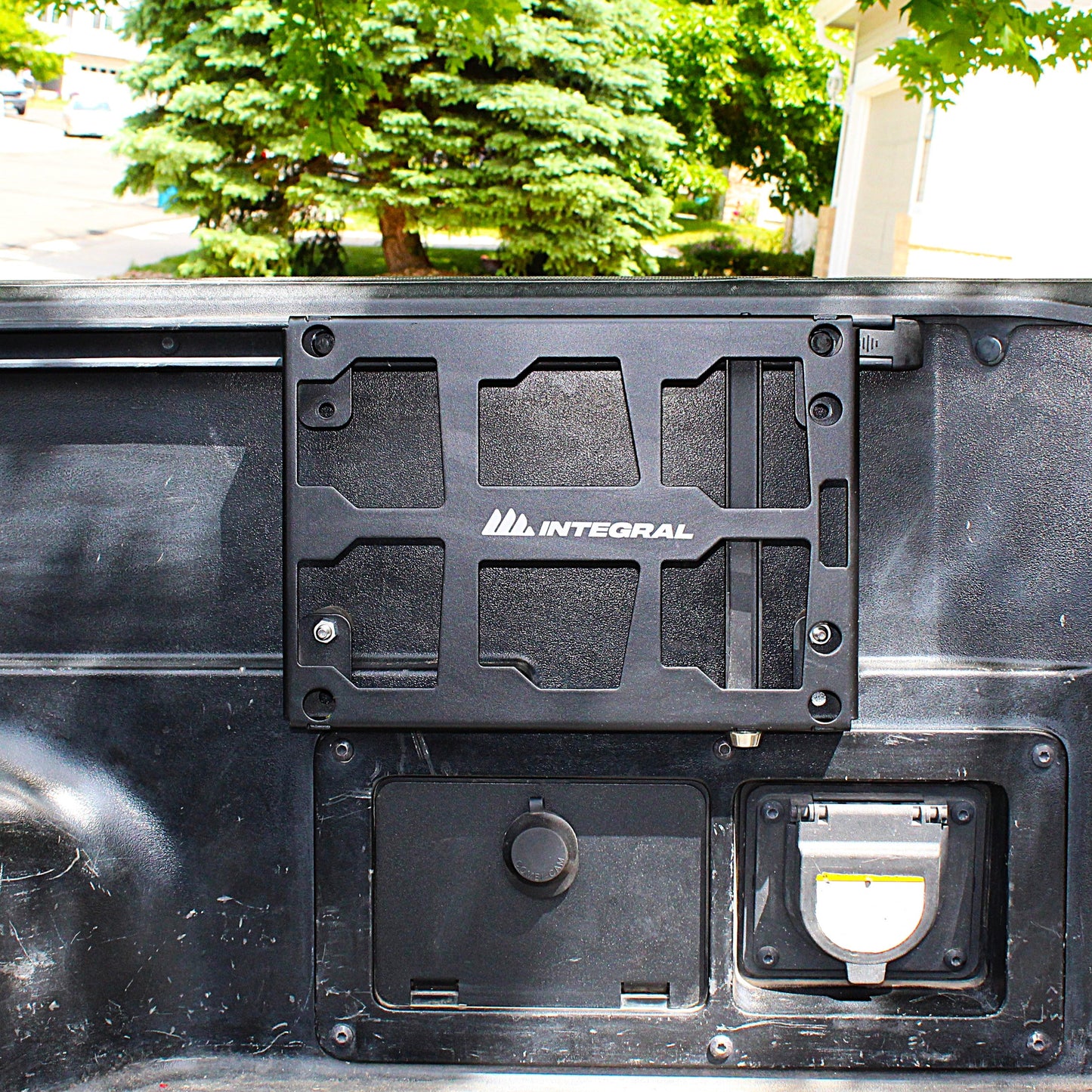 Integral Bedside Panel - Toyota Tacoma (2005+), Tundra (2007+), Jeep Gladiator (2019+) by Integral Truck