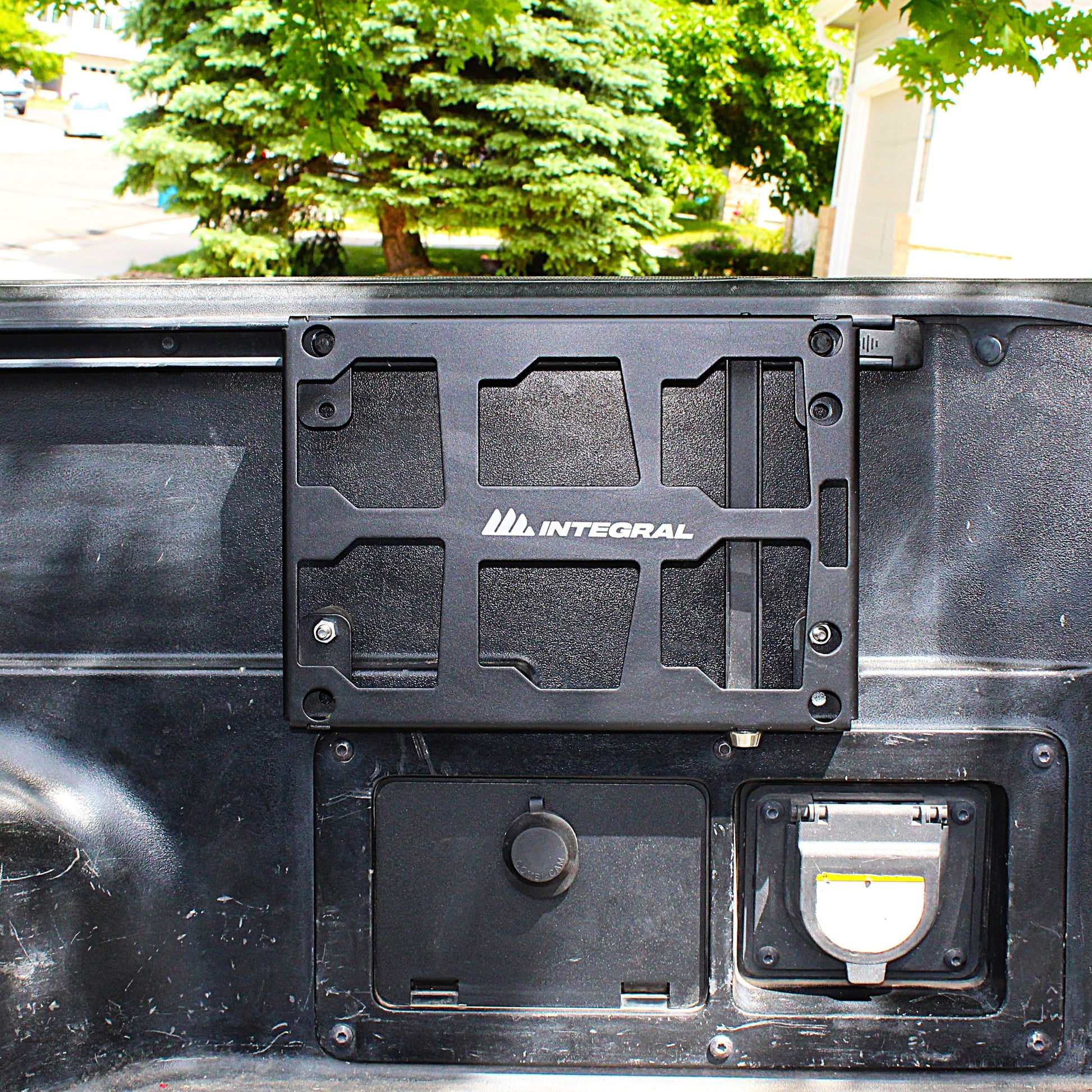Integral Bedside Panel - Toyota Tacoma (2005+), Tundra (2007+), Jeep Gladiator (2019+) by Integral Truck
