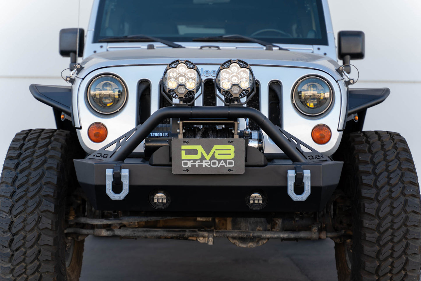 Universal design works with flat fairlead mounts. by DV8 Offroad