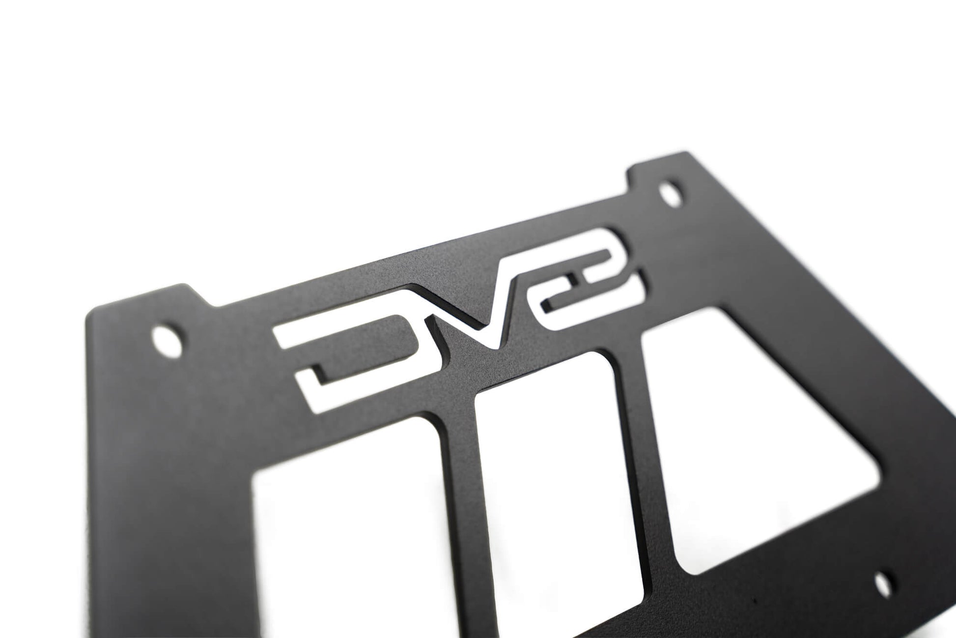 Universal design works with flat fairlead mounts. by DV8 Offroad