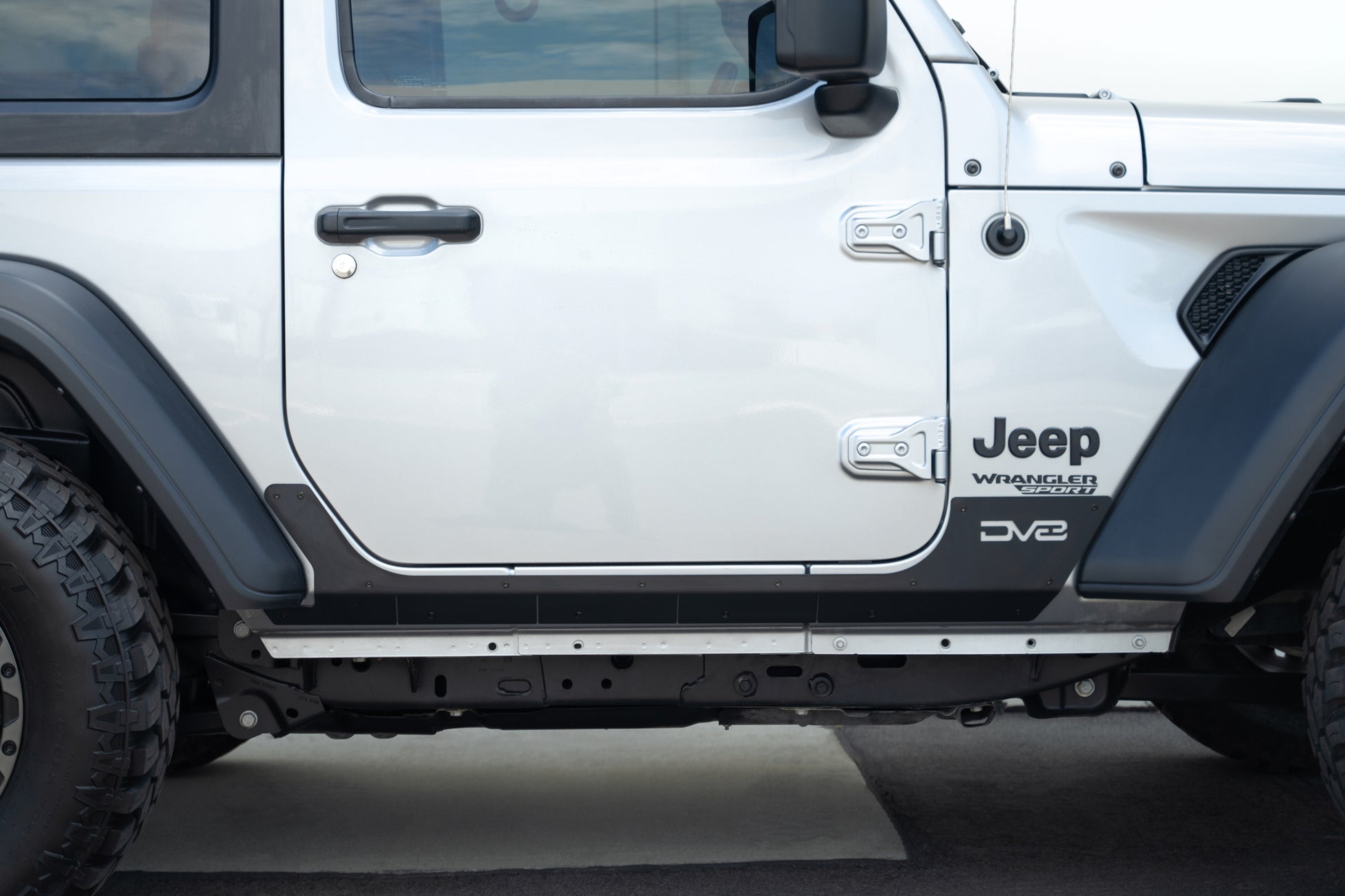 3mm thick steel plate to protect agianst rocks and debris. by DV8 Offroad