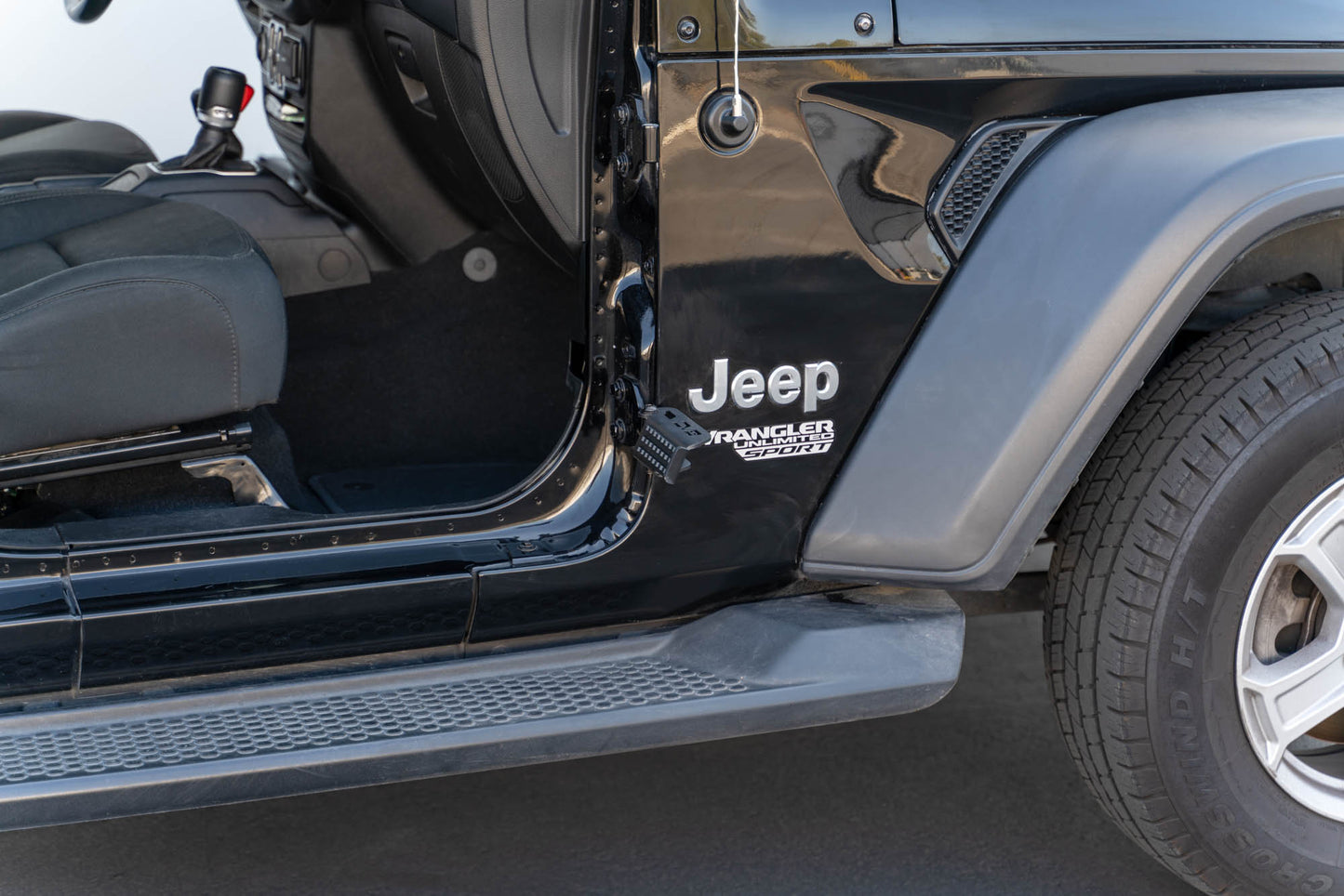 Jeep Wrangler JK/JL & Gladiator JT Foot Pegs by DV8 Offroad