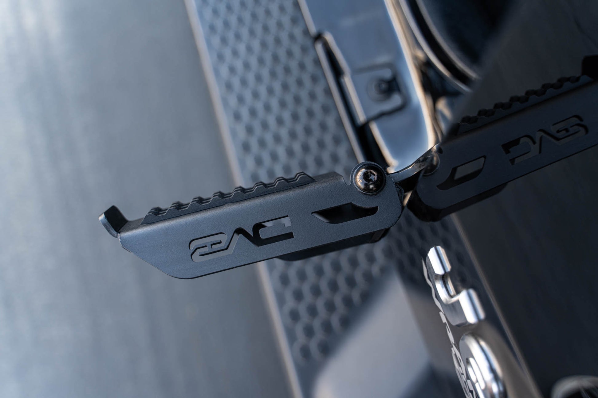 Jeep Wrangler JK/JL & Gladiator JT Foot Pegs by DV8 Offroad