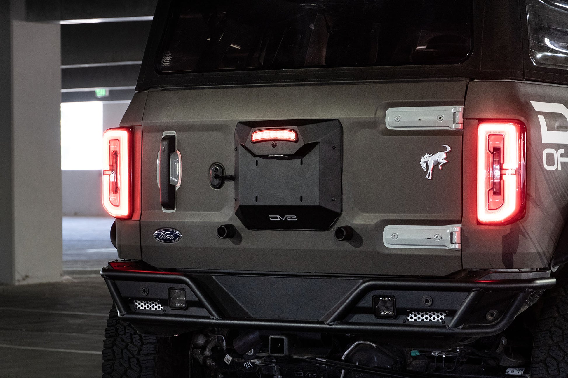 Spare Tire Carrier Delete Plate by DV8 Offroad