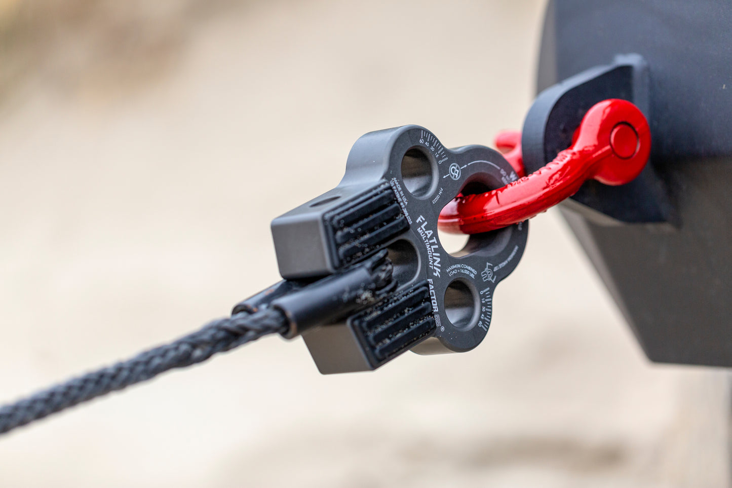 FLATLINK MULTIMOUNT WINCH SHACKLE MOUNT -- RED by Factor 55
