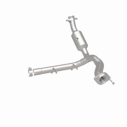Magnaflow OEM Grade Direct-Fit Catalytic Converter by MagnaFlow Exhaust Products