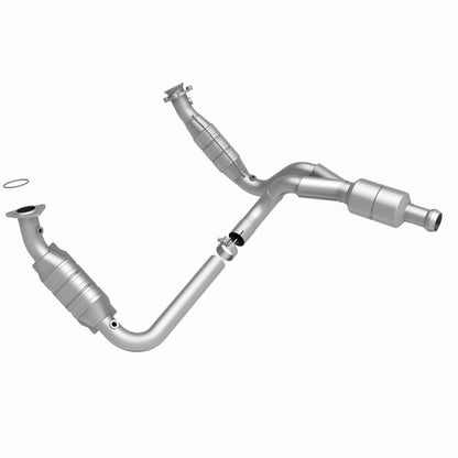 Magnaflow OEM Grade Direct-Fit Catalytic Converter by MagnaFlow Exhaust Products