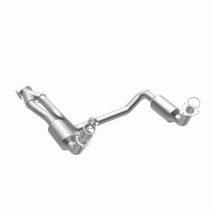 Magnaflow OEM Grade Direct-Fit Catalytic Converter by MagnaFlow Exhaust Products