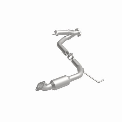 Magnaflow OEM Grade Direct-Fit Catalytic Converter by MagnaFlow Exhaust Products