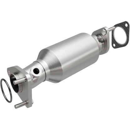 Magnaflow OEM Grade Direct-Fit Catalytic Converter by MagnaFlow Exhaust Products