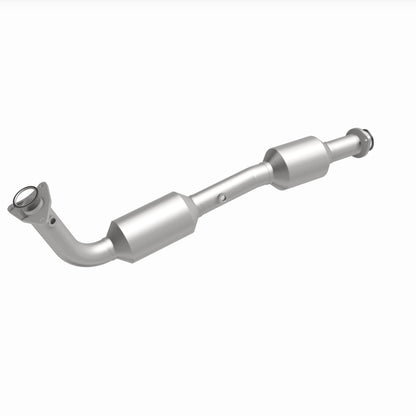 Magnaflow OEM Grade Direct-Fit Catalytic Converter by MagnaFlow Exhaust Products