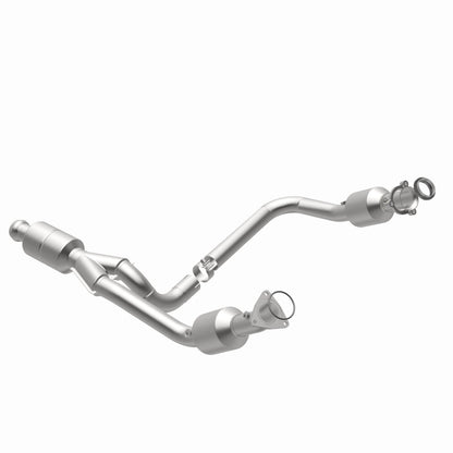 Magnaflow OEM Grade Direct-Fit Catalytic Converter by MagnaFlow Exhaust Products