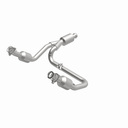 Magnaflow OEM Grade Direct-Fit Catalytic Converter by MagnaFlow Exhaust Products
