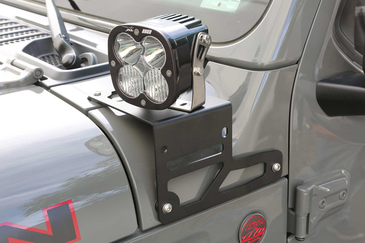 LIGHT BRACKET KIT NON-ADJ. by Fabtech