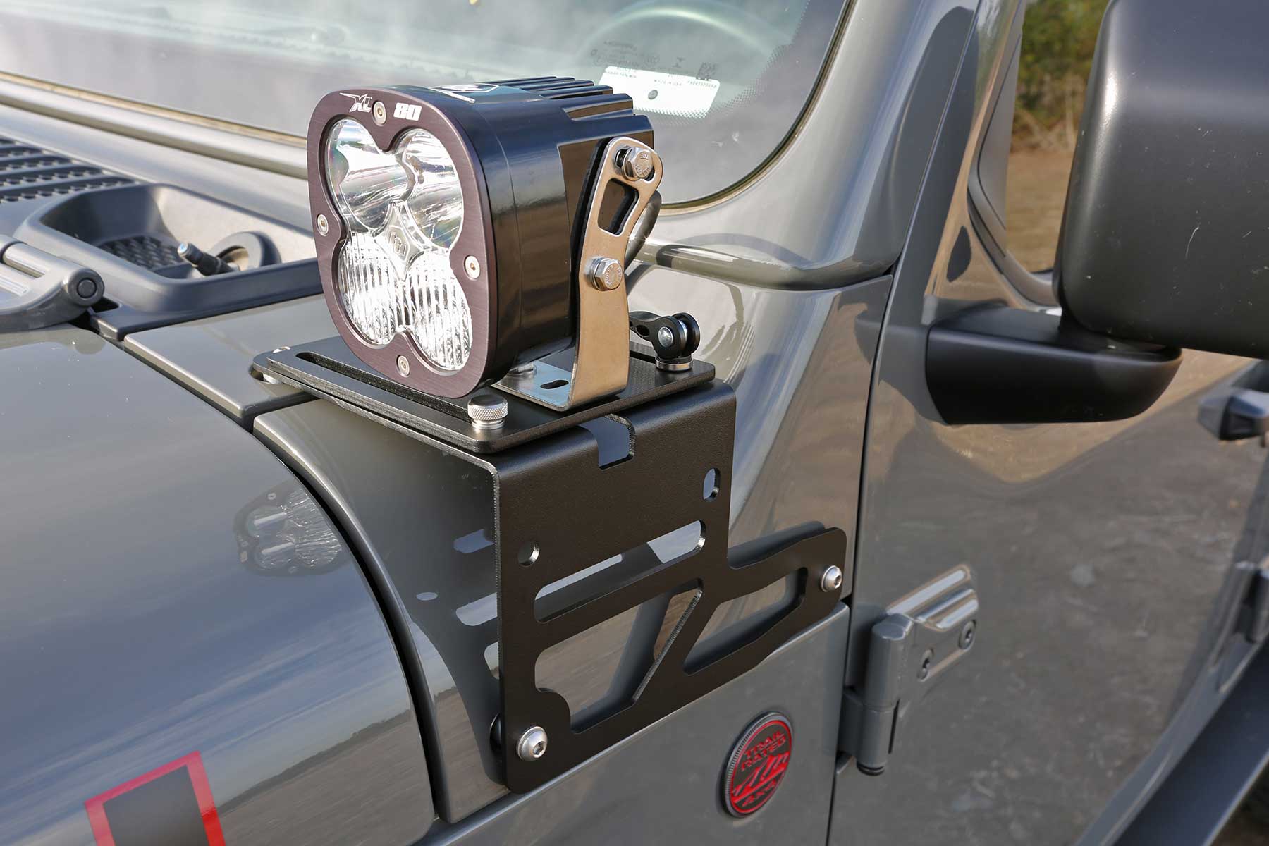 LIGHT BRACKET KIT ADJ. by Fabtech