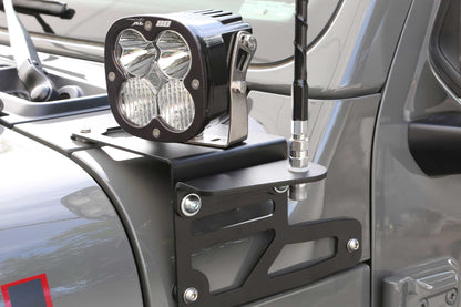 ANTENNA BRACKET KIT NON-ADJ. by Fabtech