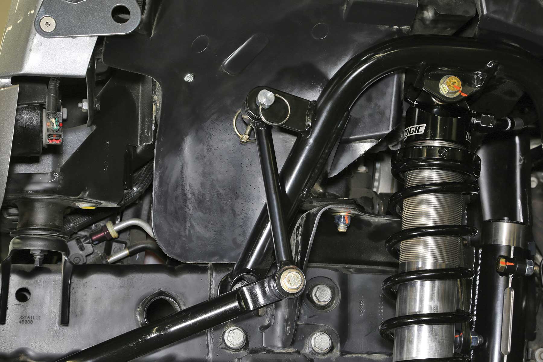 Suspension Stabilizer Bar Adapter Kit by Fabtech