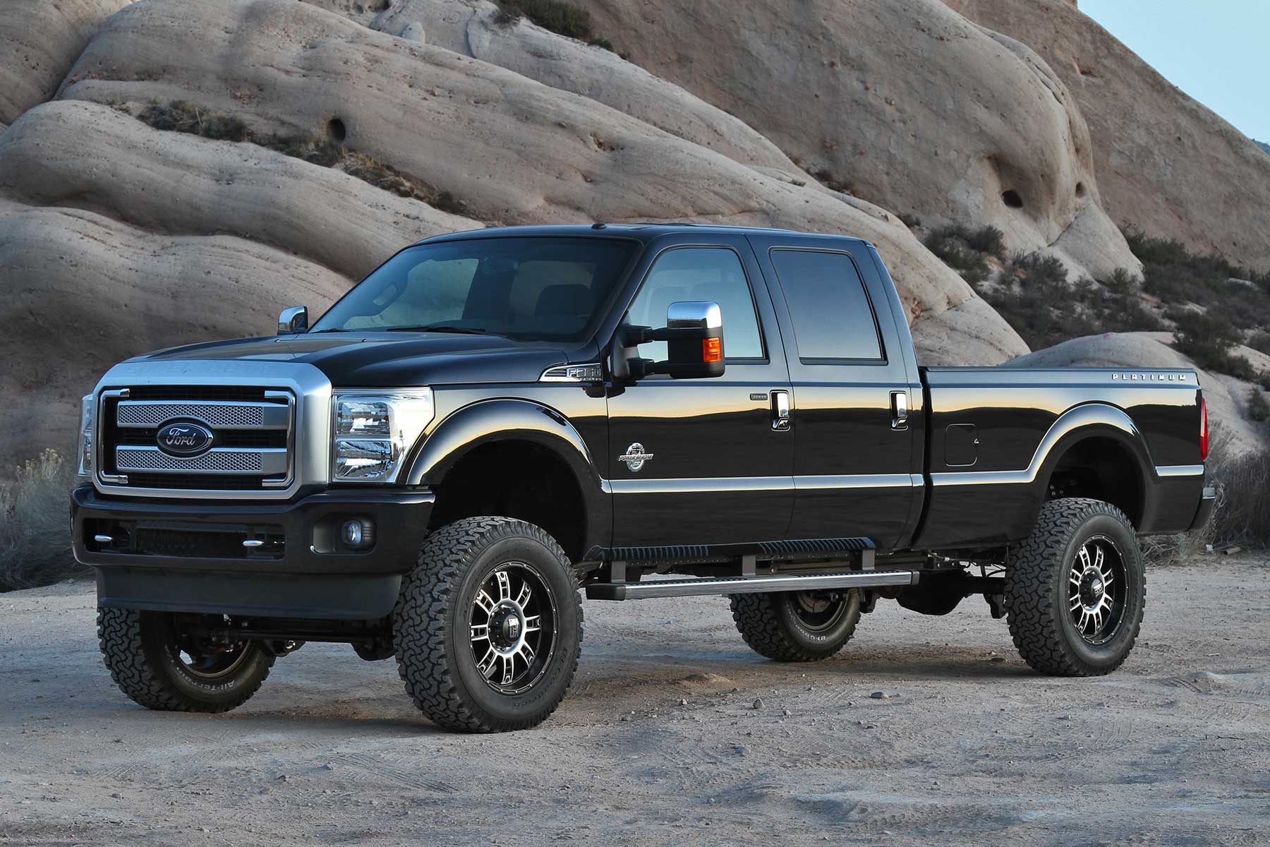 6" 4LINK SYS W/DLSS 4.0 C/O& RR DLSS 2011-16 FORD F250 4WD. by Fabtech