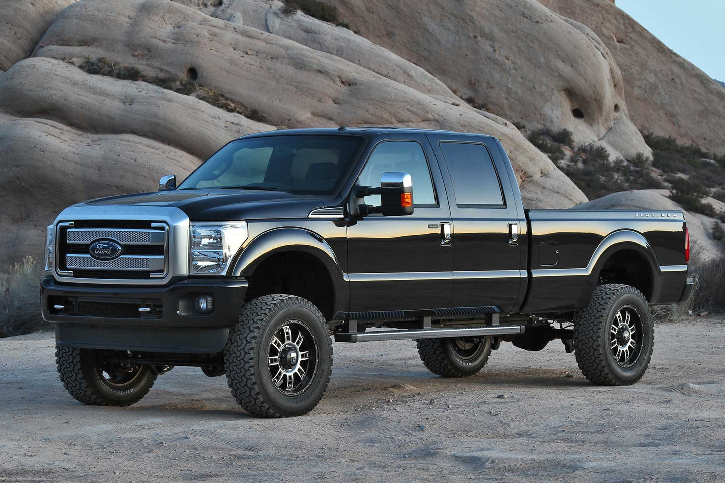 6" 4LINK SYS W/DLSS 4.0 C/O& RR DLSS 2011-16 FORD F350/450 4WD 8 LUG. by Fabtech