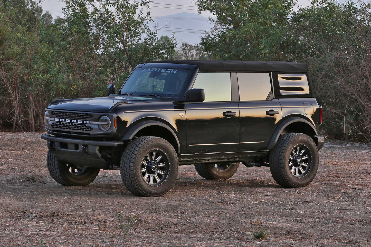 3" UCA KIT W/UNIBALLS & DLSS RESI SHOCKS 21-22 FORD BRONCO 4-DOOR BILSTEIN. by Fabtech