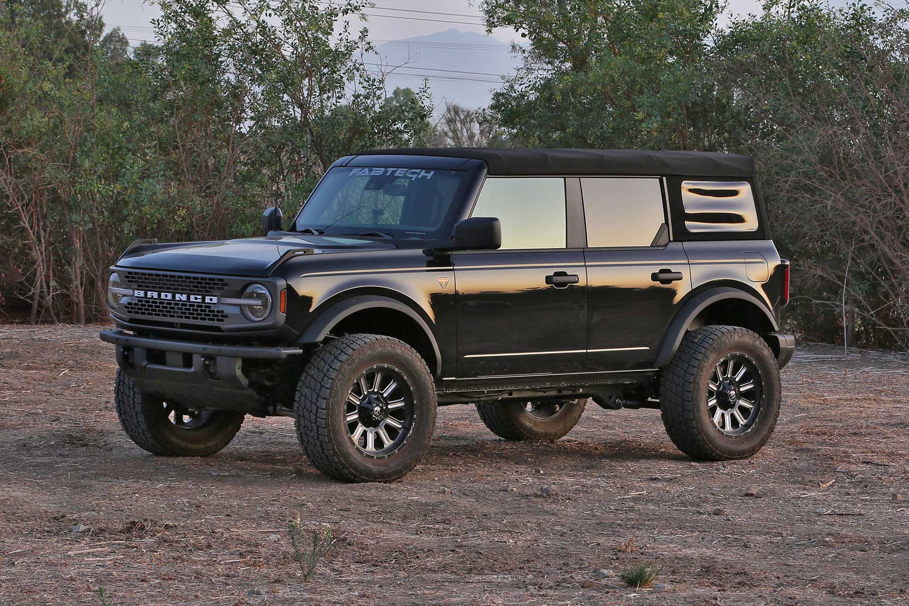 3" UCA KIT W/UNIBALLS & DLSS RESI SHOCKS 21-22 FORD BRONCO 4-DOOR BILSTEIN. by Fabtech