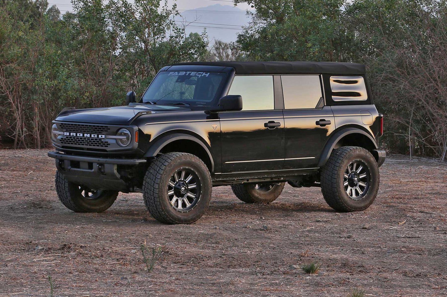 4" UCA KIT W/UNIBALLS & SHOCK SPACERS 2021-22 FORD BRONCO NON-BILSTEIN. by Fabtech