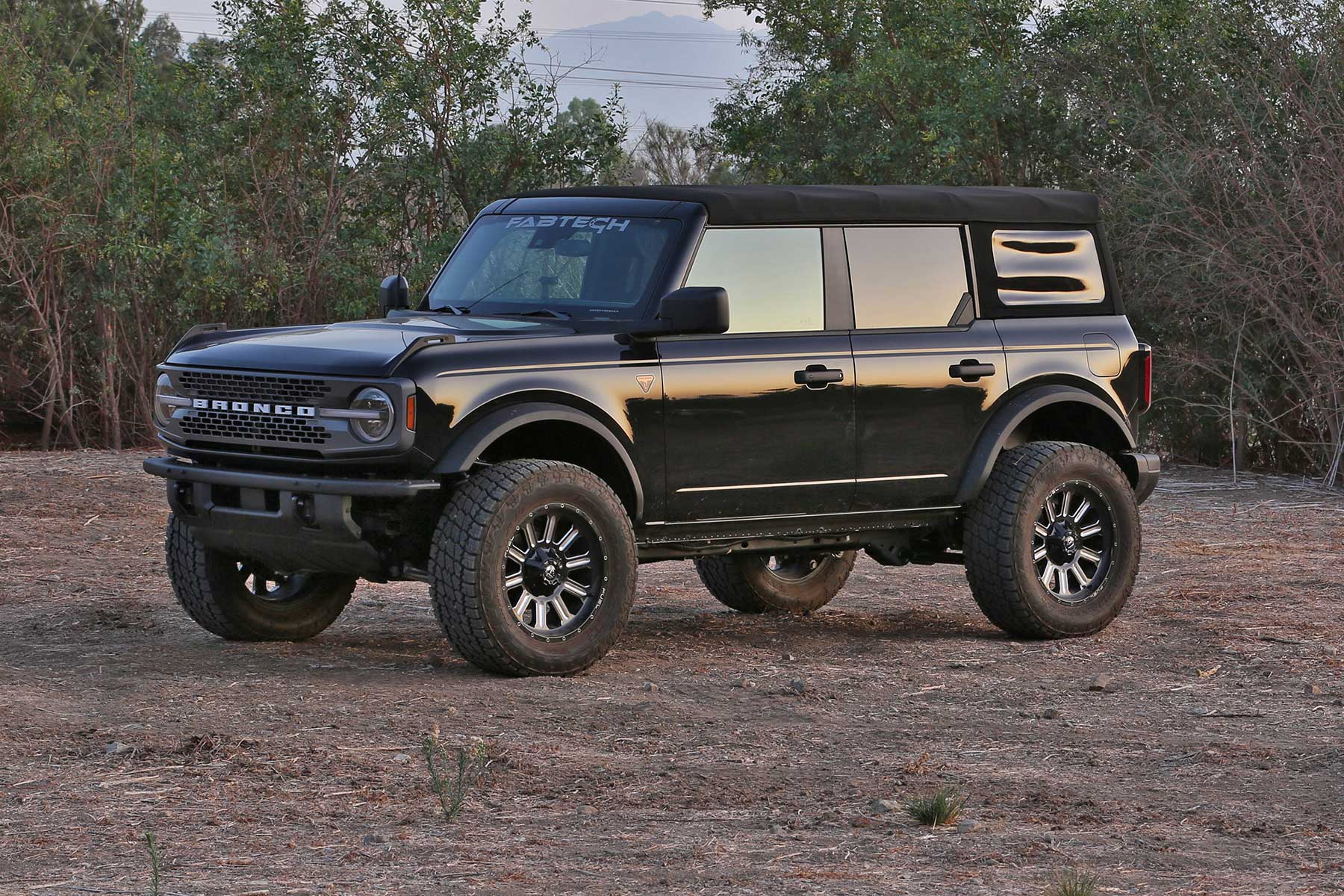 4" UCA KIT W/UNIBALLS & SHOCK SPACERS 2021-22 FORD BRONCO NON-BILSTEIN. by Fabtech