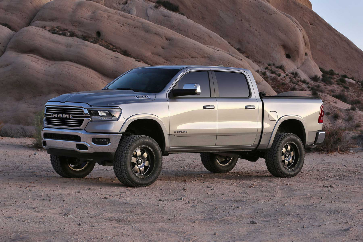 6" BASIC SYS W/PERF SHKS 2019-21 RAM 1500 2WD. by Fabtech