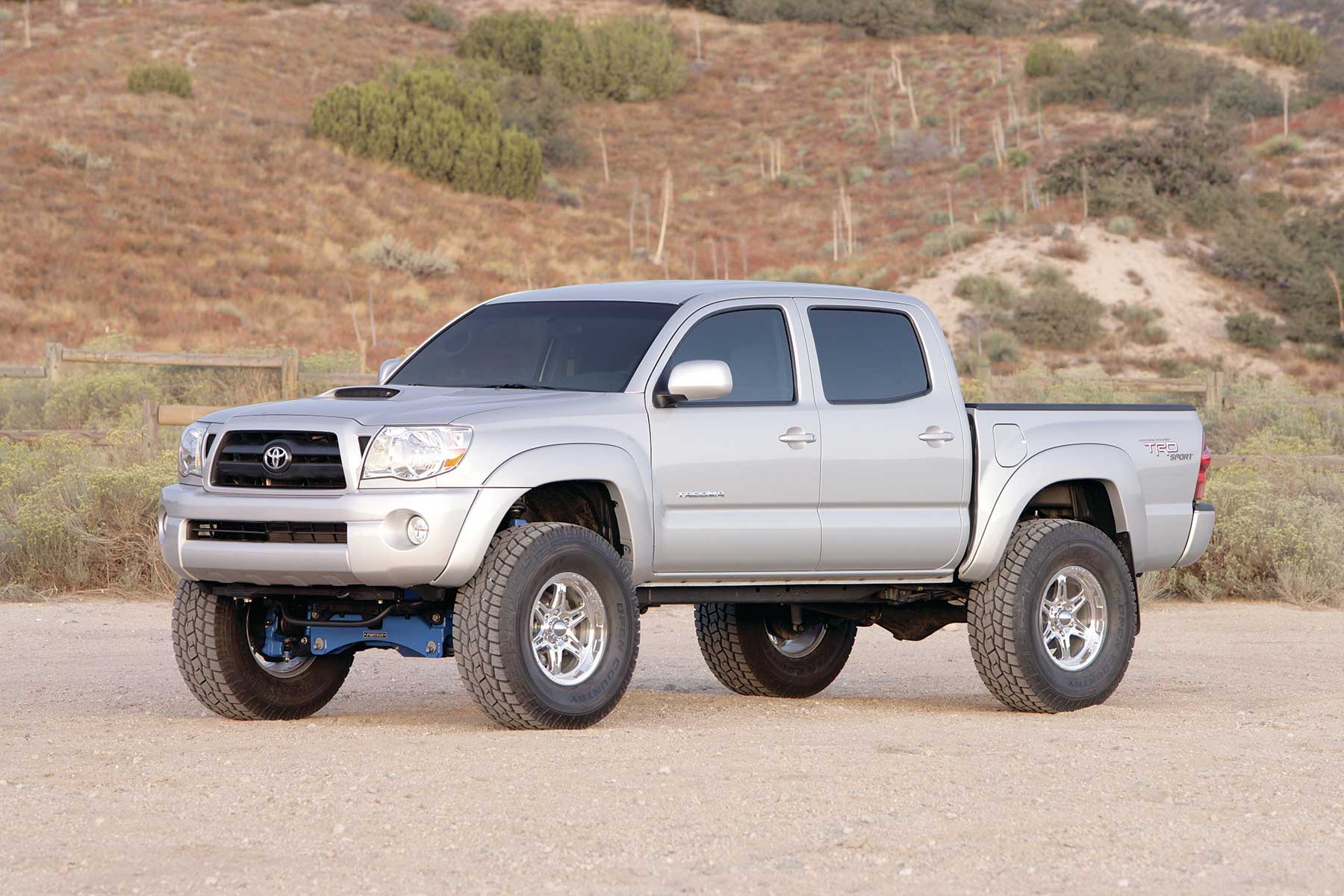 6" PERF SYS W/DLSS 2.5 C/Os & RR DLSS 05-14 TOYOTA TACOMA 4WD/2WD 6 LUG MODELS. by Fabtech