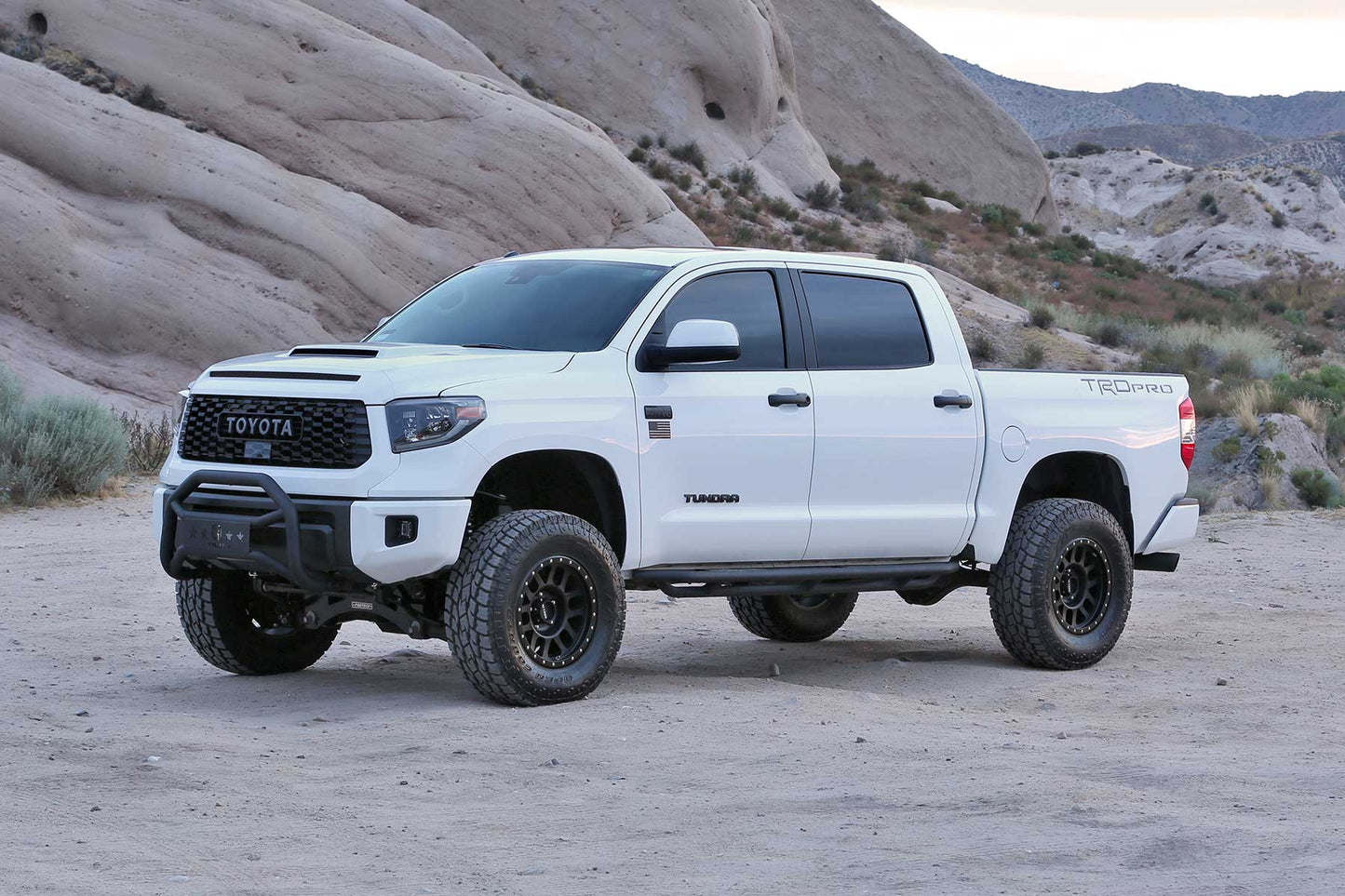 4" PERF SYS W/DLSS 2.5 C/Os & RR DLSS 2016-19 TOYOTA TUNDRA 4WD TRD PRO. by Fabtech